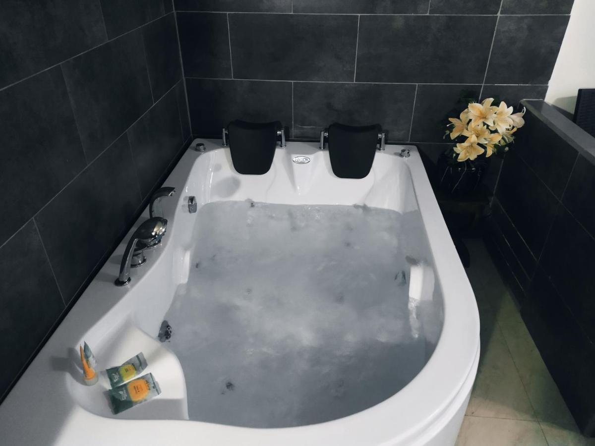 Hostal Ajavi Del Sur Quito Exteriér fotografie